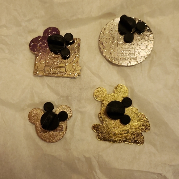 🎁 SALE 🎁 4 Mickey Disney Trading Pins - Picture 2 of 2